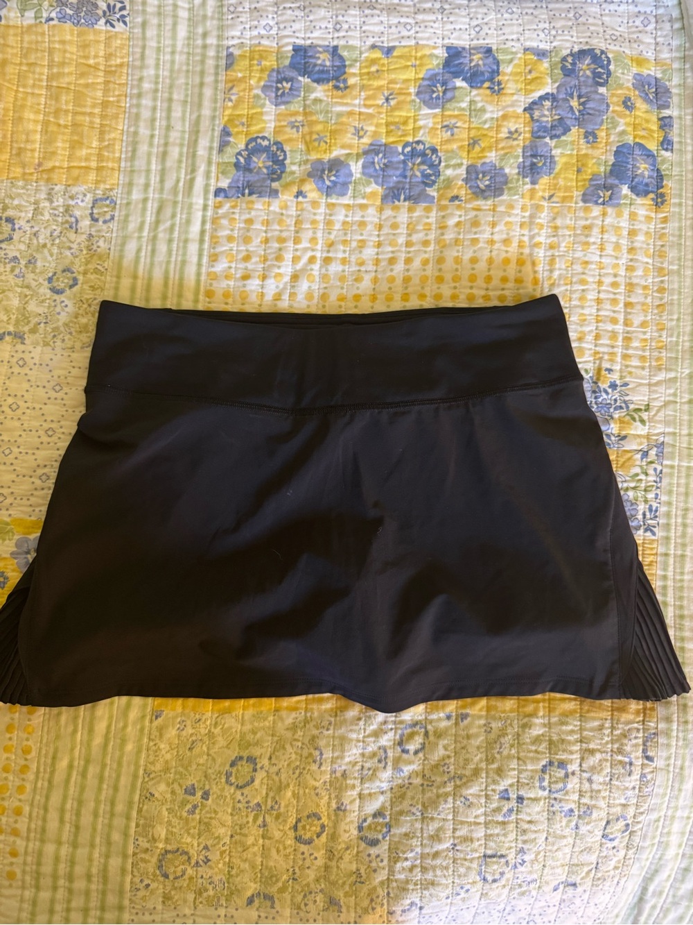 lululemon Black Play off the Pleats Mid-Rise Black Skirt